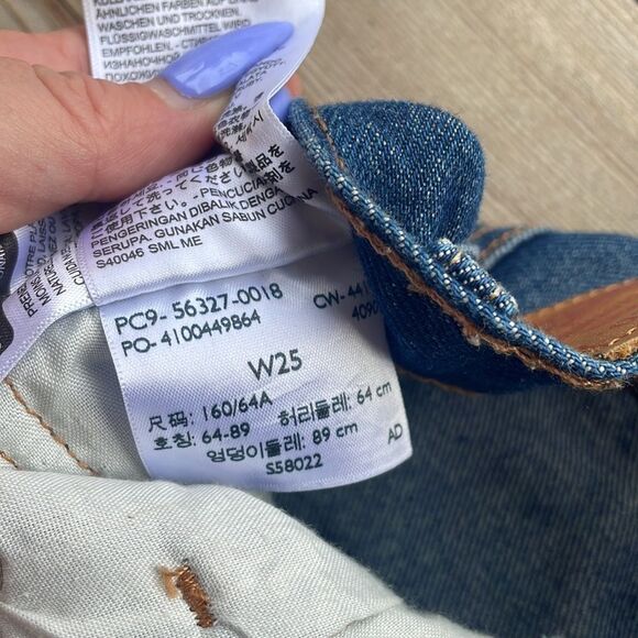 Levi’s from Aritzia cut offs  jean shorts 25 euc - Picture 6 of 7